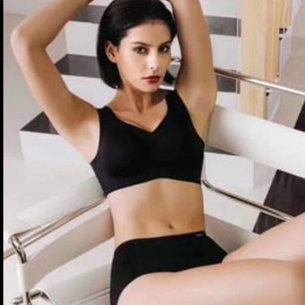 Kissy’s Bra Vest Set Black FREE panty Yoga Pilates